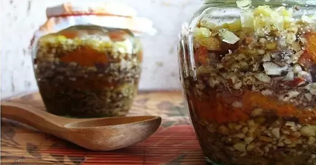 Ыстыққа арналған бал қосылған гайка қоспасы